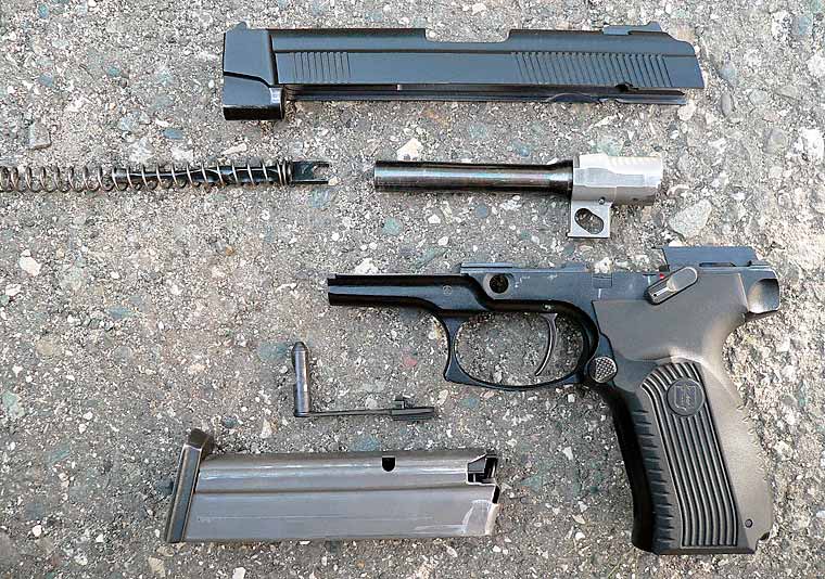 Incomplete disassembly of the Pya pistol